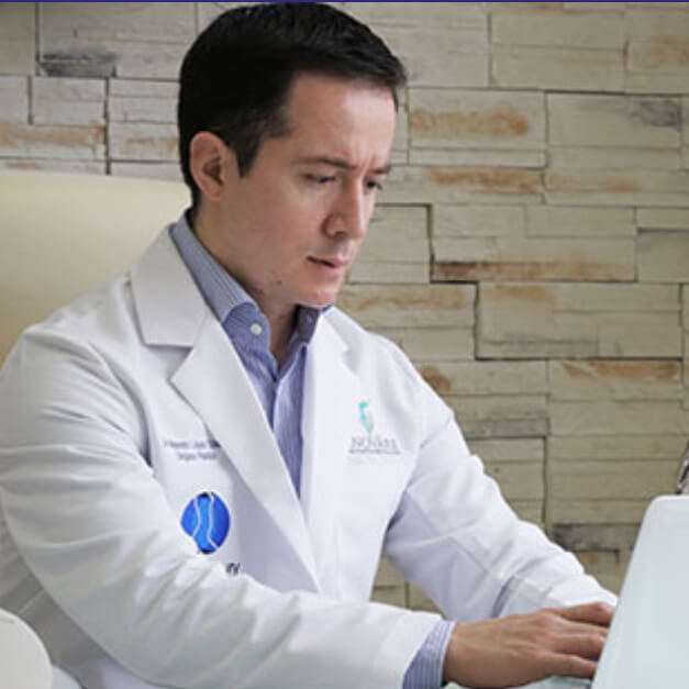 Dr. Alejandro López Echaury
